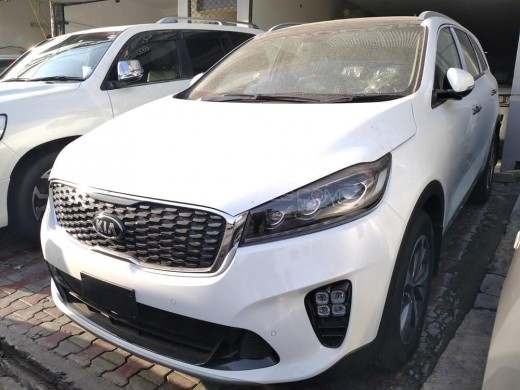 خودروهاي کيا در کشور همسايه چقدر قيمت دارند؟