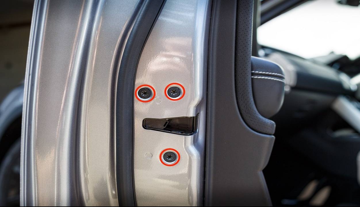 کلاچ درب خودرو چیست؟